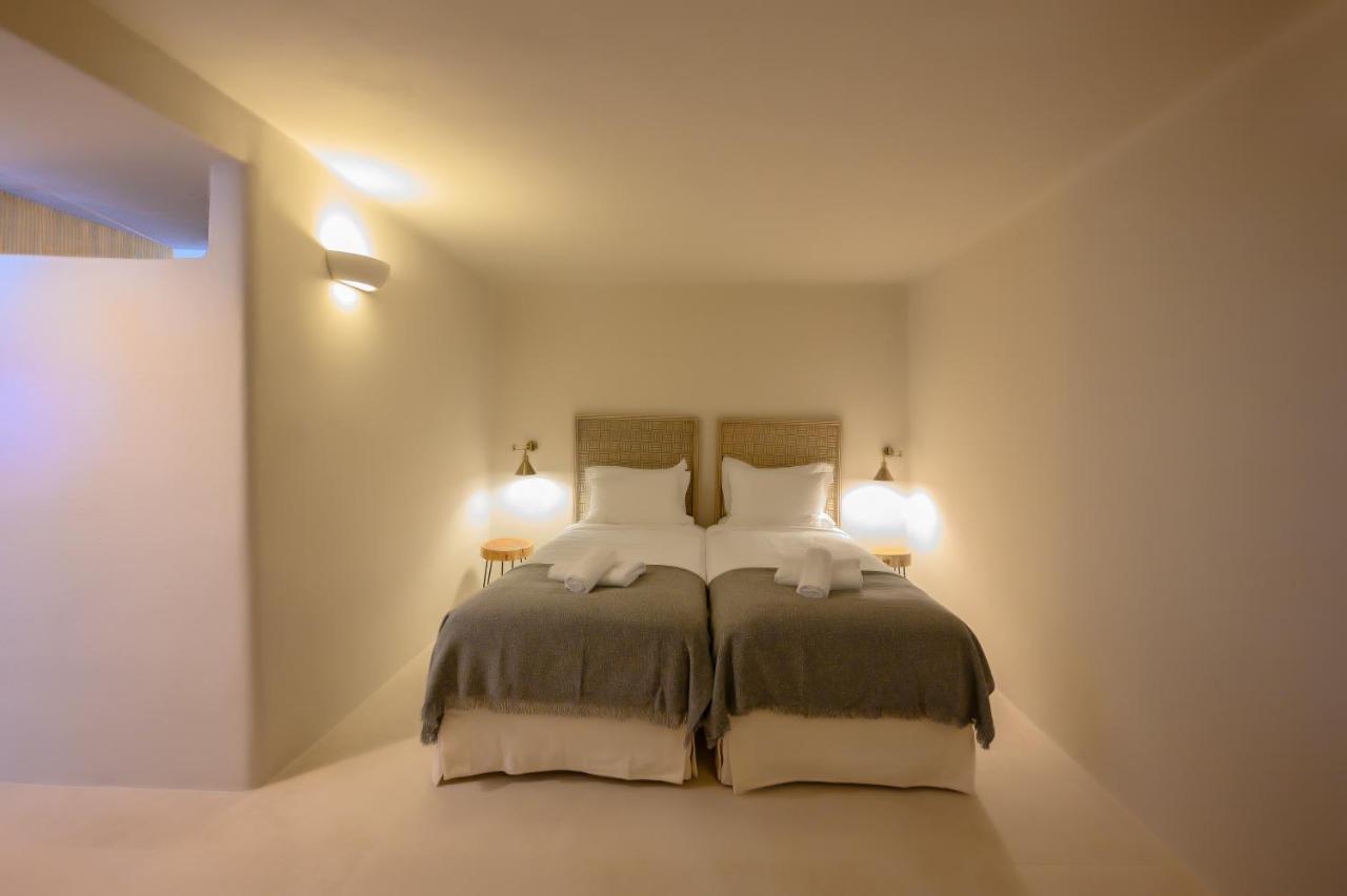 Elements Cave Suites Megalochori  Bagian luar foto
