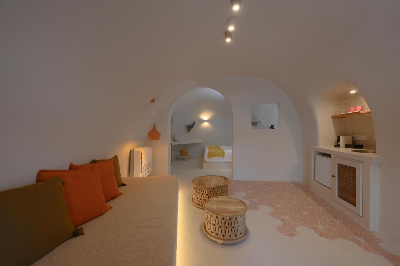 Elements Cave Suites Megalochori  Bagian luar foto