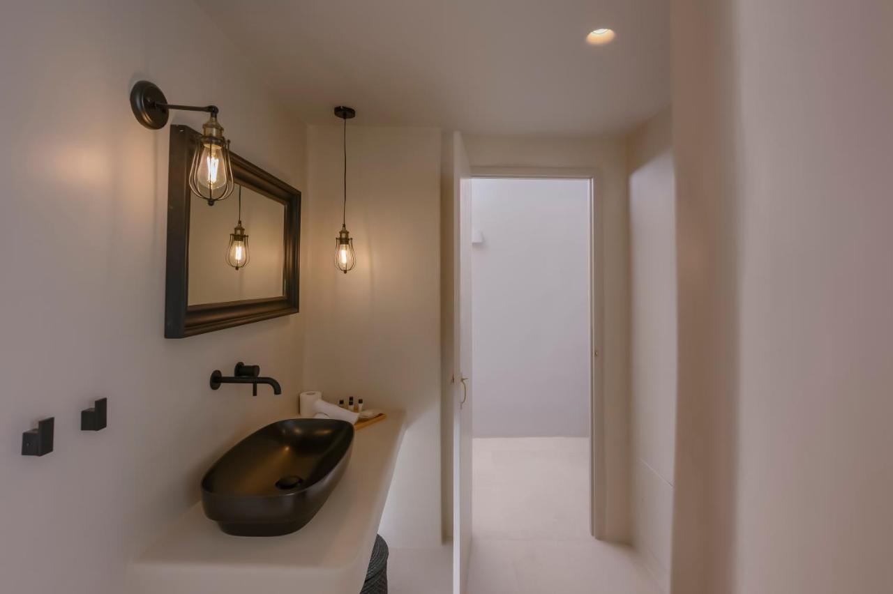 Elements Cave Suites Megalochori  Bagian luar foto