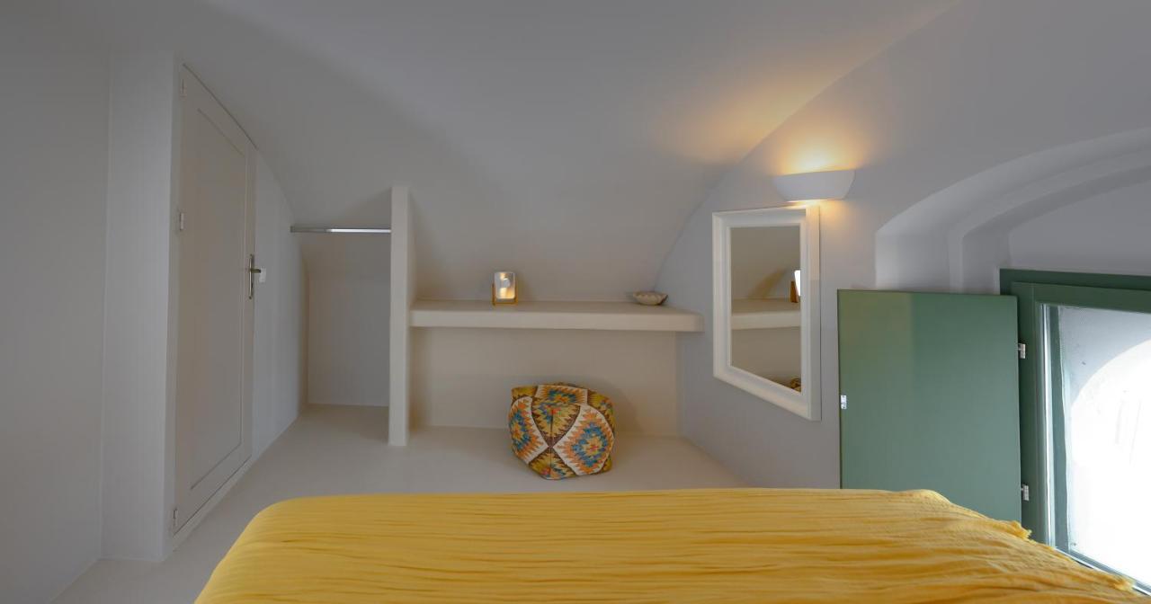 Elements Cave Suites Megalochori  Bagian luar foto