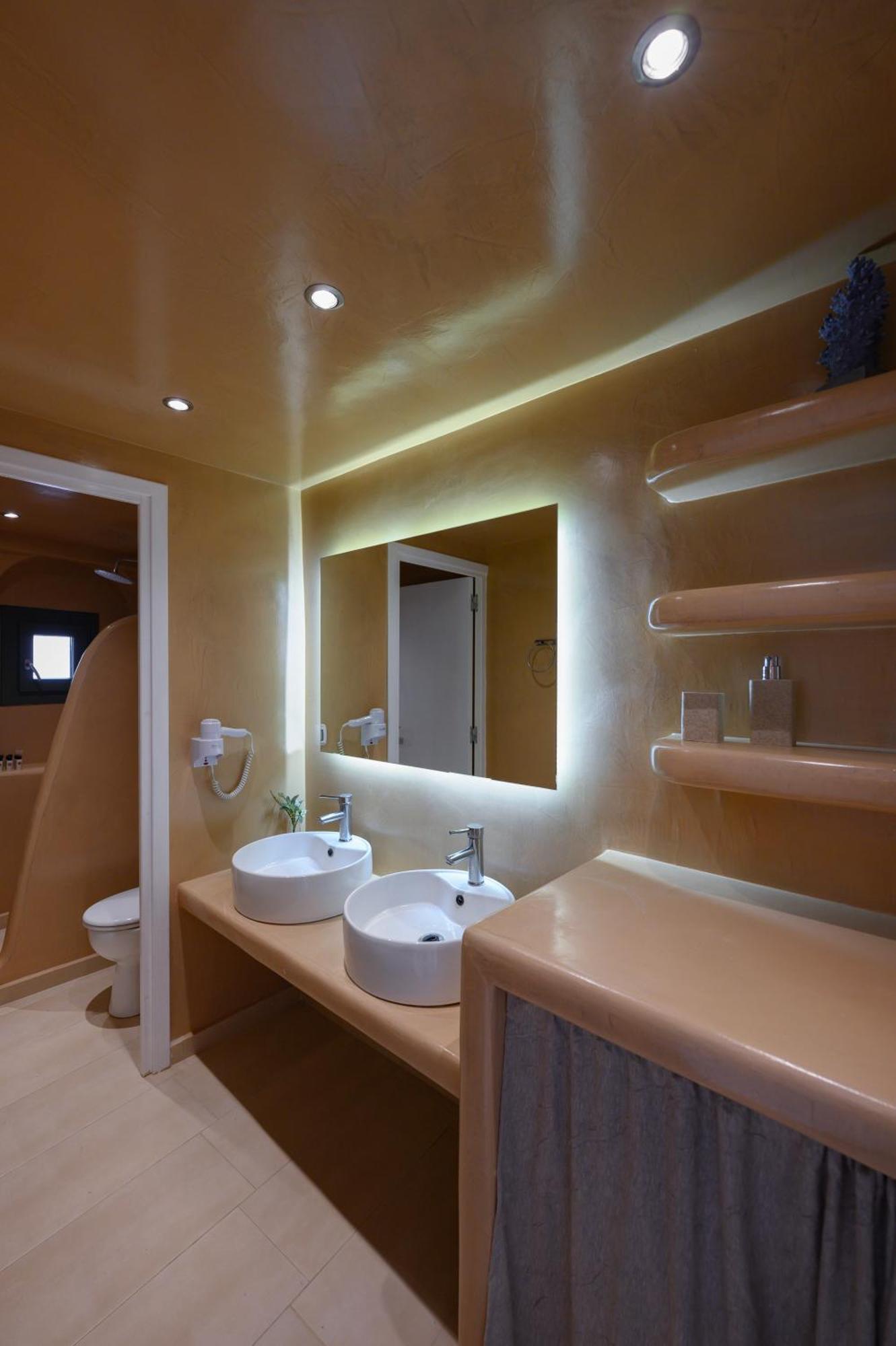 Elements Cave Suites Megalochori  Ruang foto